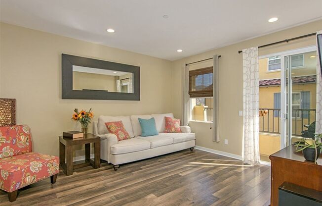 Spacious 2 Bedroom + Office/Den Townhome in Beautiful San Marcos, CA
