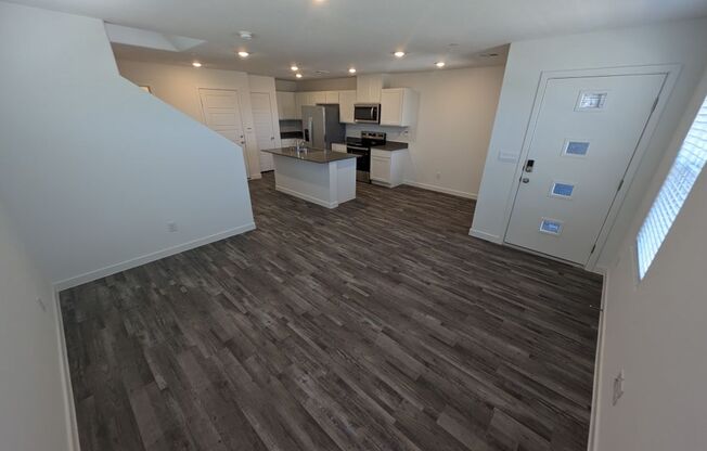 484 GOLDEN MYNA AVE
