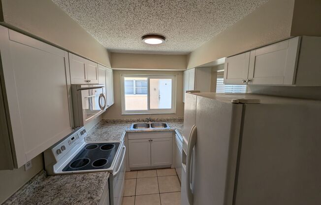 2 beds, 1 bath, $1,250, Unit Unit A