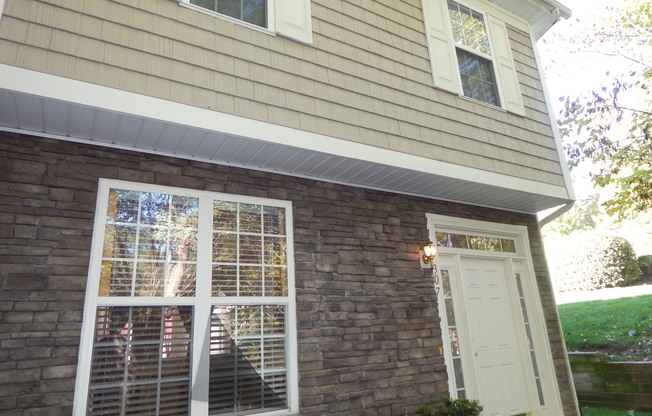 307 Alabarda Lane