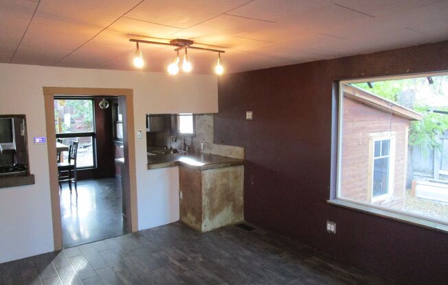 Custom 3 Bedroom Home Near Center Of Prineville - Available Now!