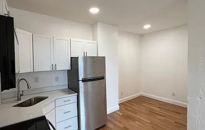 2 beds, 1 bath, 1,000 sqft, $2,800, Unit 6