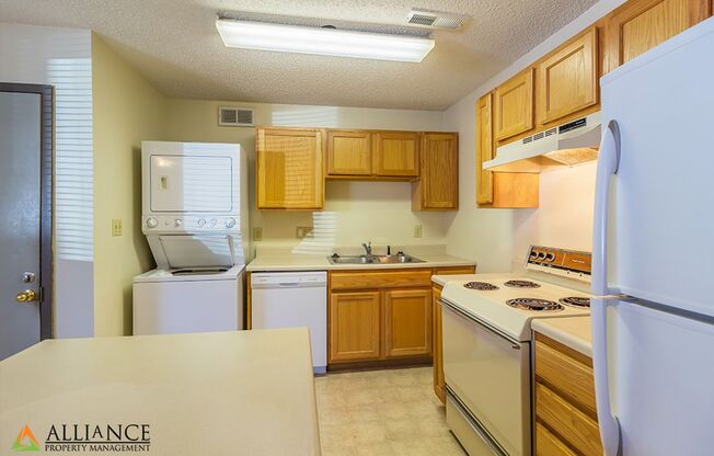 2 beds, 1 bath, 847 sqft, $850, Unit 03