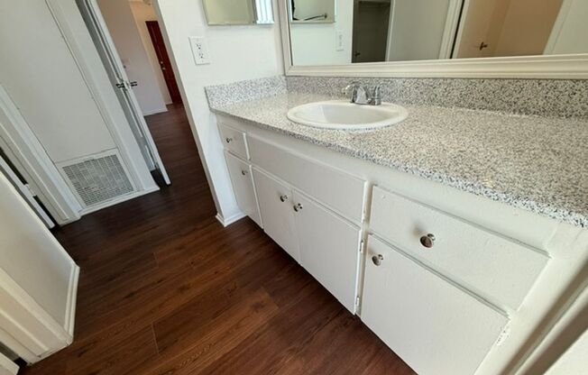 1 bed, 1 bath, 716 sqft, $2,150, Unit O013