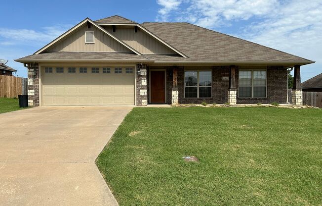 Beautiful Living: 3 Bed, 2 Bath Home with 2-Car Garage and Fenced Backyard