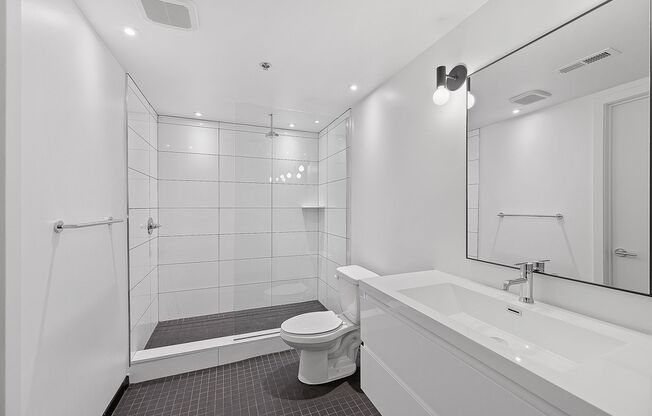 2 beds, 1 bath, 1,025 sqft, $2,912, Unit 100-204