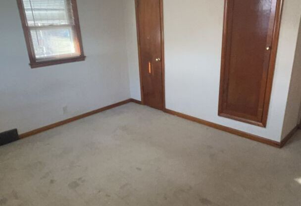 2 beds, 1 bath, $1,095