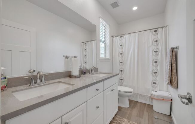 4 beds, 3 baths, $2,900