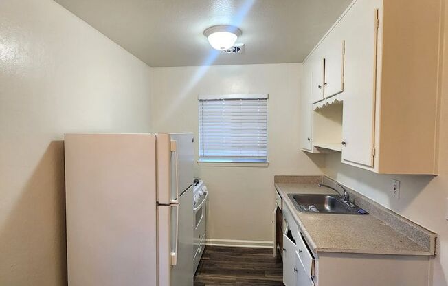 1 bed, 1 bath, 700 sqft, $1,065, Unit 1617 Arcade Blvd #7