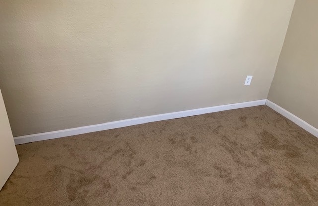 3 beds, 1 bath, $2,300