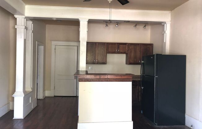 1 bed, 1 bath, 1,380 sqft, $1,095