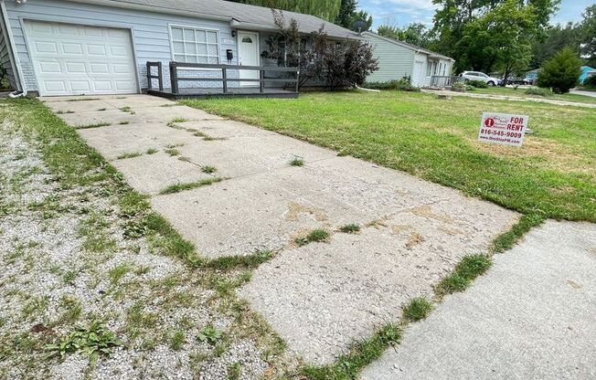 Cute 3 Bedroom / 1 Bathroom Home in Grandview!