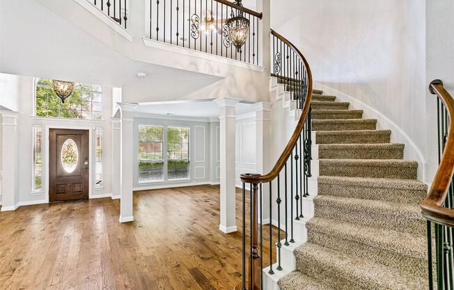 Live in this Luxurious and Majestic beauty located in heart of Plano with Exemplary PISD . 4 beds, 3.5 baths & 3 car garage