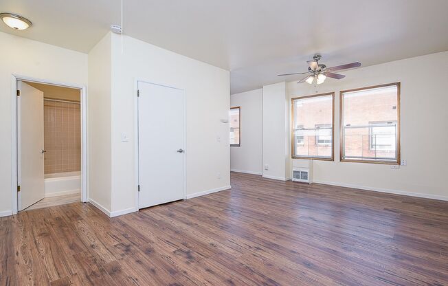Studio, 1 bath, 400 sqft, $1,295, Unit C07