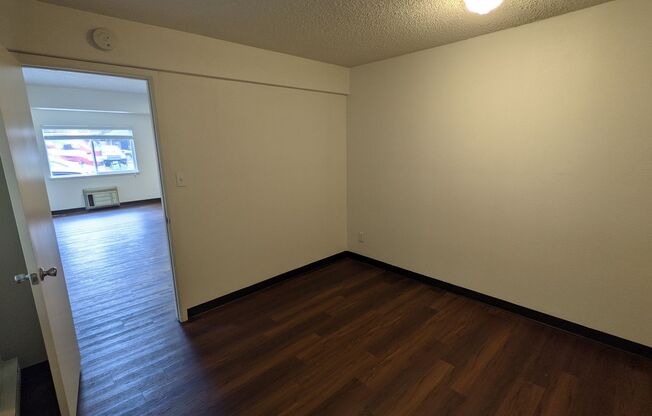 1 bed, 1 bath, 700 sqft, $1,375, Unit #13