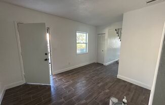 2 beds, 1.5 baths, 1,300 sqft, $1,300, Unit 642 Northern Rd