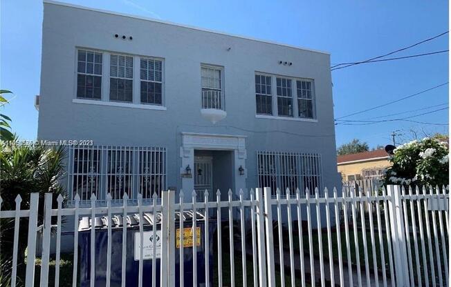 3364 SW 2 ST