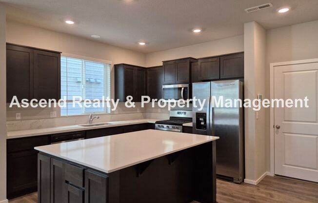 End Unit Vineyards @ Abbey Creek Bethany Townhome Open Floor Plan NO Pets Available NOW!