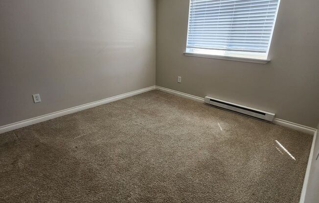 2 beds, 1 bath, 914 sqft, $1,345, Unit G-80