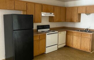 2 beds, 1 bath, $650, Unit #14