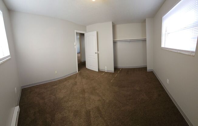 2 beds, 1 bath, $775, Unit 4