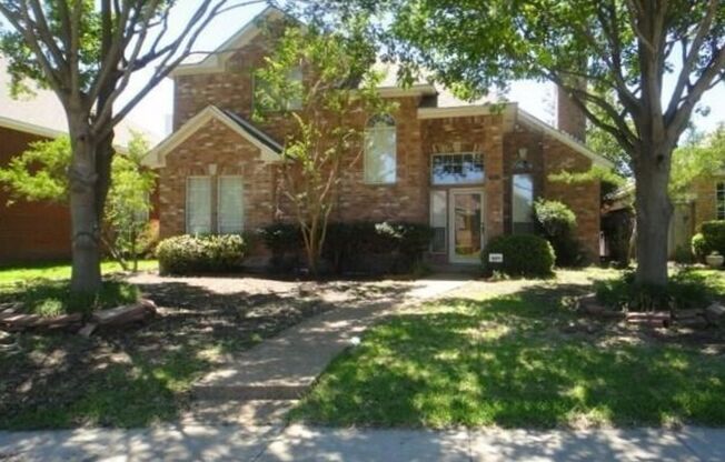 Spacious 2 story home seconds from Lake Ray Hubbard!