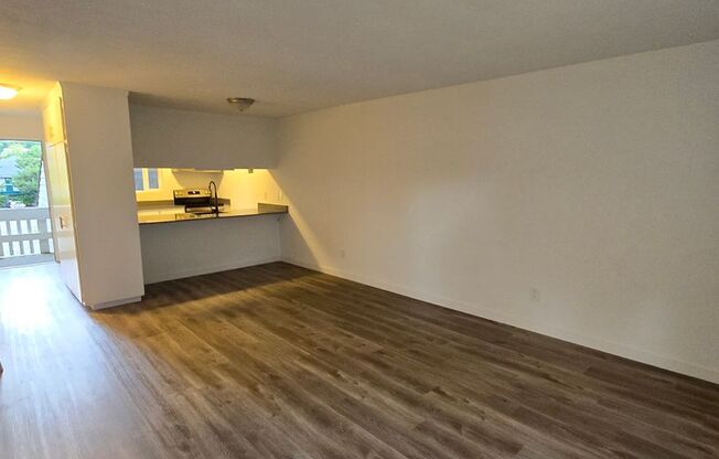 2 beds, 1 bath, 800 sqft, $1,800, Unit Fremont Unit 15