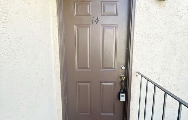 $2,595 - Spacious 2 Bedroom, 1 Bath, upstairs corner apartment in clean well maintained quiet Morgan Hill complex
