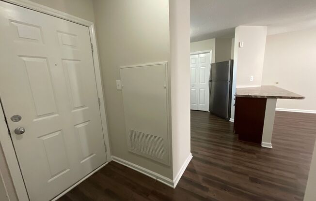 2 beds, 2 baths, 1,190 sqft, $1,550, Unit 2708-3 - Remodel