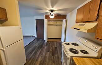 2 beds, 1 bath, 970 sqft, $1,099, Unit FB 3015