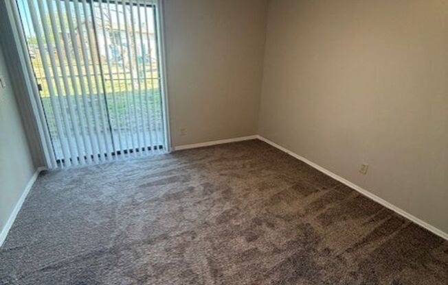 2 beds, 1 bath, 858 sqft, $820, Unit 2615-103