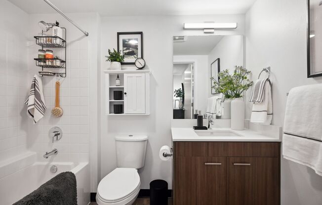 Studio, 1 bath, 444 sqft, $1,675, Unit 13