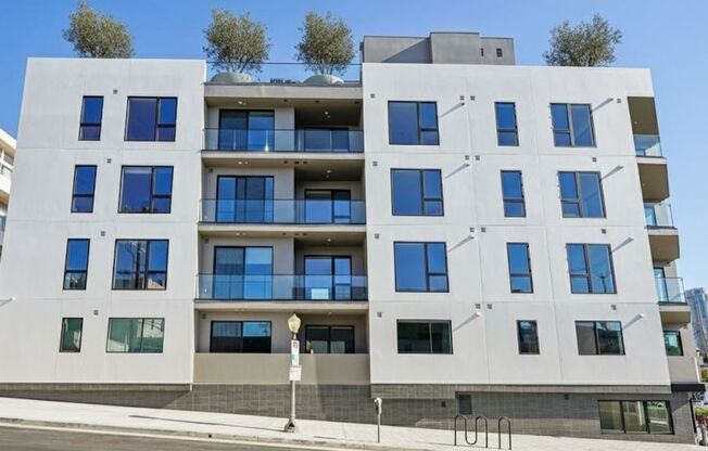 10431 SM — Modern Luxury Living in Century City