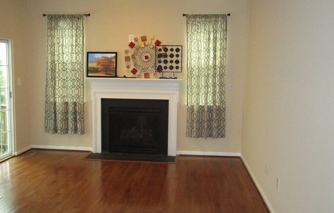 Beautiful 3 Bed/2 Full/2 Half Bath Townhome in Glen Burnie!