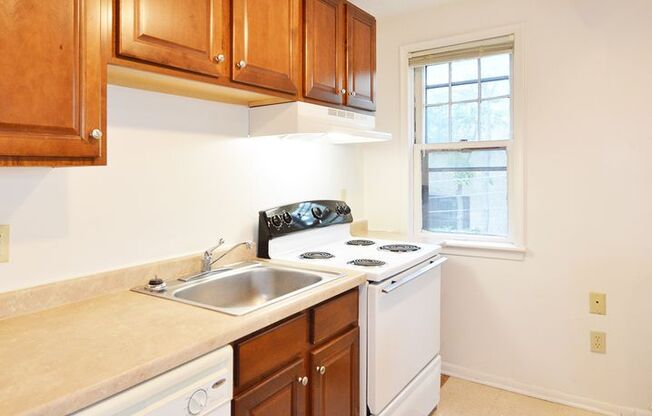 1 bed, 1 bath, 410 sqft, $920, Unit 8 - 35