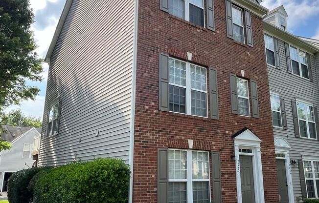 3 Story, 3 Bedroom Townhome in Ballantyne