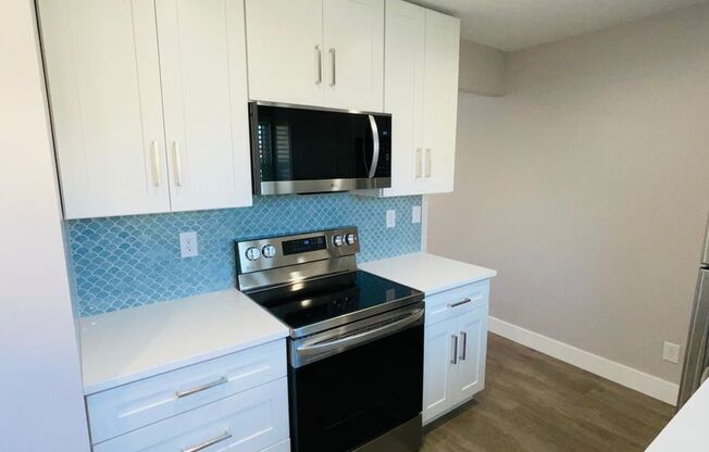 2 beds, 1 bath, $2,100