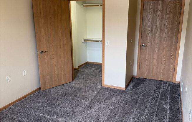 3 beds, 2 baths, 1,280 sqft, $1,699.99, Unit 533-204