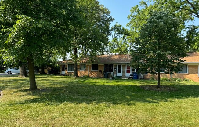 Updated 1BR Apartment – Shared Laundry, Cats OK – $750/mo
