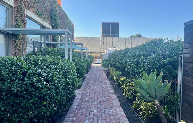 1 bed, 2 baths, 1,189 sqft, $3,950, Unit 504