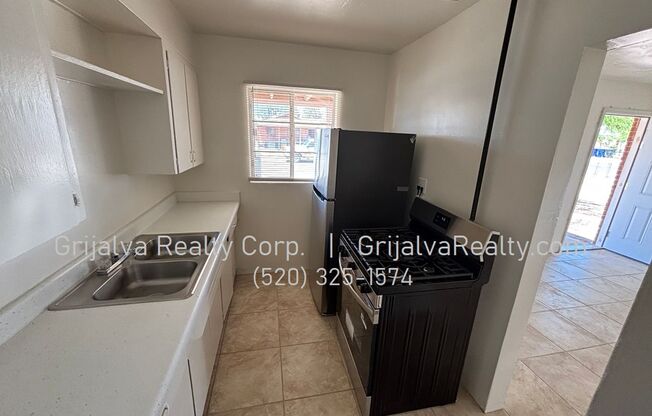 4542 E 20th