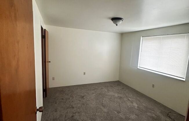 201 Whitestown Village