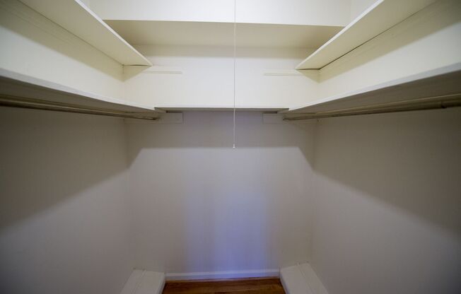 1 bed, 1 bath, 650 sqft, $1,375, Unit 2711A-2A