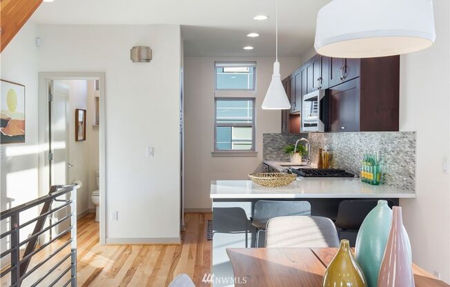 Modern 4-Bedroom Townhome in the Heart of Fremont – 1,523 Sq Ft