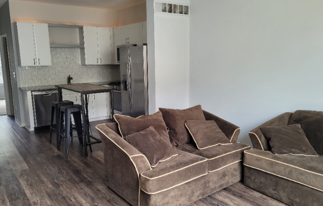 271 E PALMER ST # 2