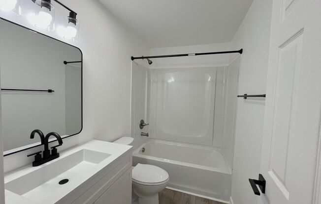 2 beds, 2 baths, 940 sqft, $1,515, Unit 18-34