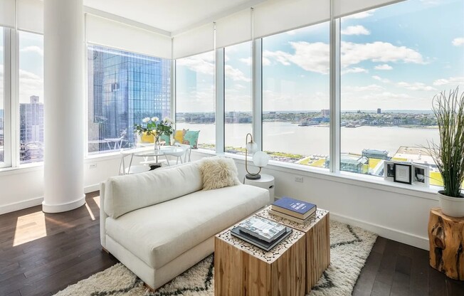 511 W 36 ST