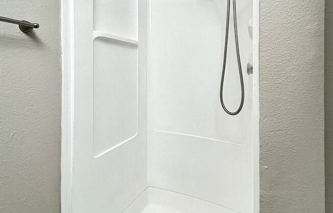 2 beds, 2 baths, 880 sqft, $2,448, Unit 02-203