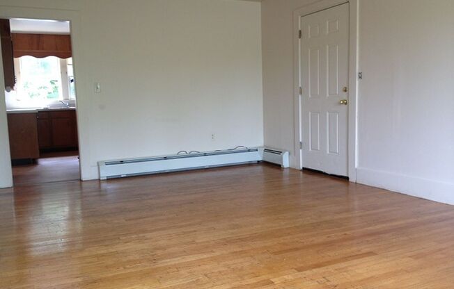 2 beds, 1 bath, $1,530, Unit 3