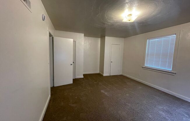 1 bed, 1 bath, 880 sqft, $975, Unit Unit 6